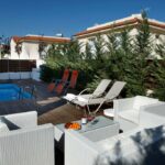 468895_374219755945769_1505953007_o